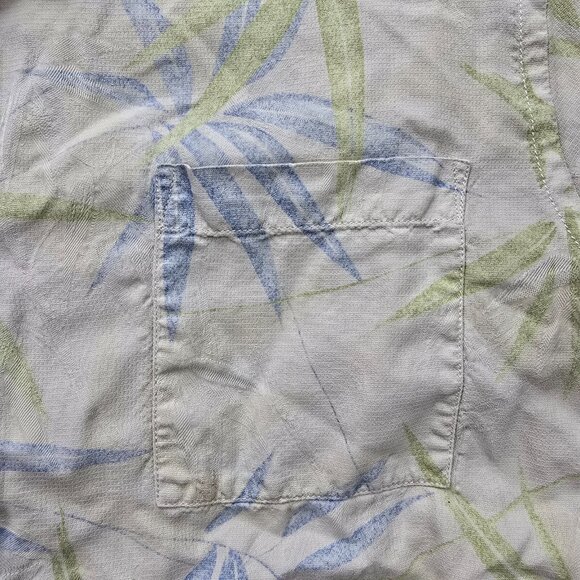 Tommy Bahama Hawaiian Shirt Mens Medium Button Up 100% Silk Tropical Beach - Picture 3 of 10